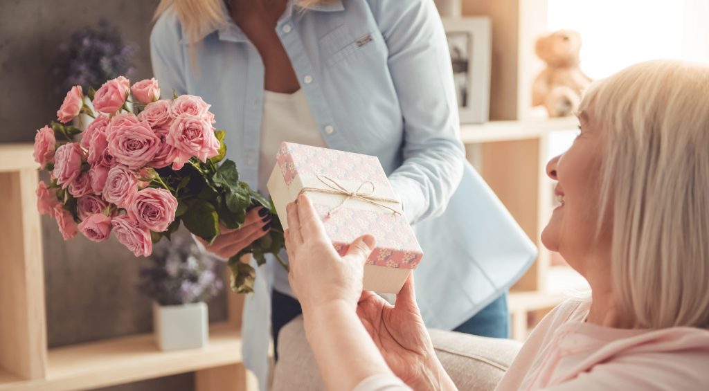3 idées de cadeaux pour une mamie