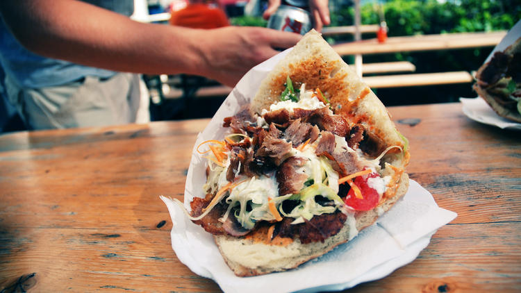 Quel différence entre un grec et un kebab ?