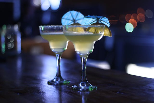 Les meilleurs cocktails pour accompagner vos soirées libertines